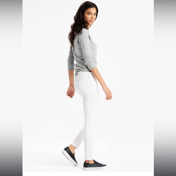 White Skinny Levi 711’s - Picture 5 of 10